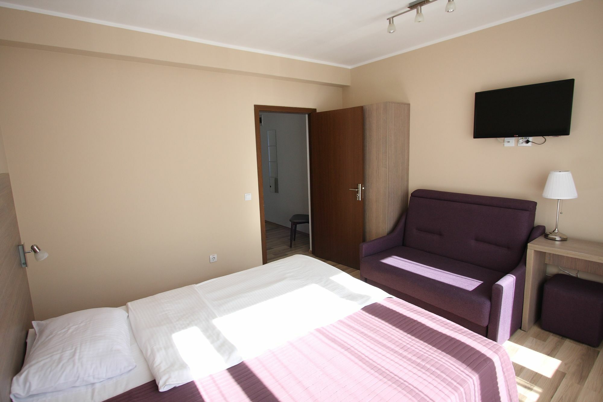 Studio Apartcity Brasov Bagian luar foto